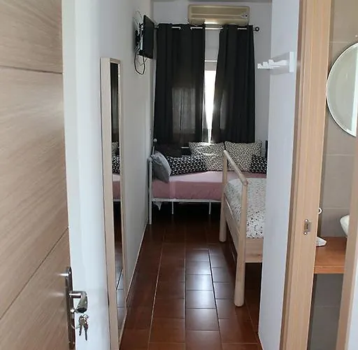 Montilla Sotogrande 3* טורגואדיארו